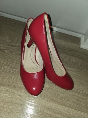 Life Stride Red Patent Round-Toe Pumps *Wide Width*